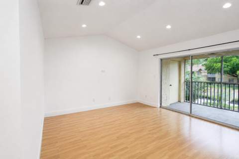 954 Coral Club Drive #954, Coral Springs FL - photo 7 of 49