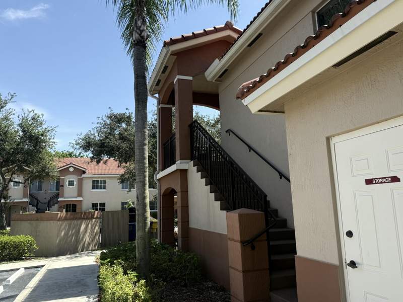 3 bedroom Condominium at 3505 Briar Bay Boulevard #Apt 206, Cove At Briar Bay Condo, West Palm Beach — photo 4