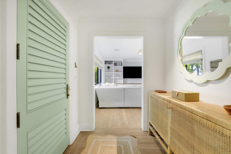 4 bedroom Single Family Residence at 704 Pelican Way, North Palm Beach Village Of 6, North Palm Beach — photo 5