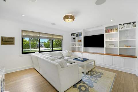 704 Pelican Way, North Palm Beach FL - photo 8 of 49