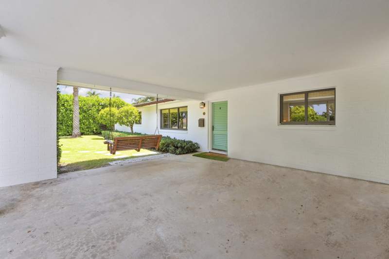 4 bedroom Single Family Residence at 704 Pelican Way, North Palm Beach Village Of 6, North Palm Beach — photo 3
