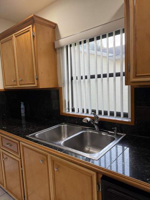 5075 Mirror Lakes Boulevard, Boynton Beach FL - photo 13 of 31
