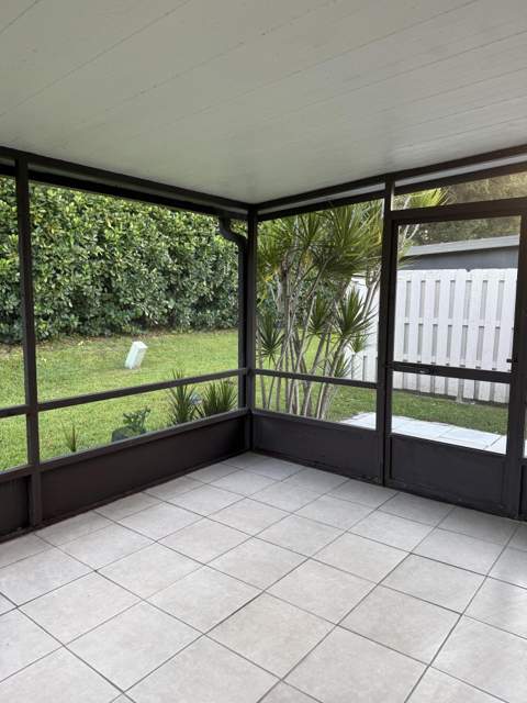 5075 Mirror Lakes Boulevard, Boynton Beach FL - photo 18 of 31