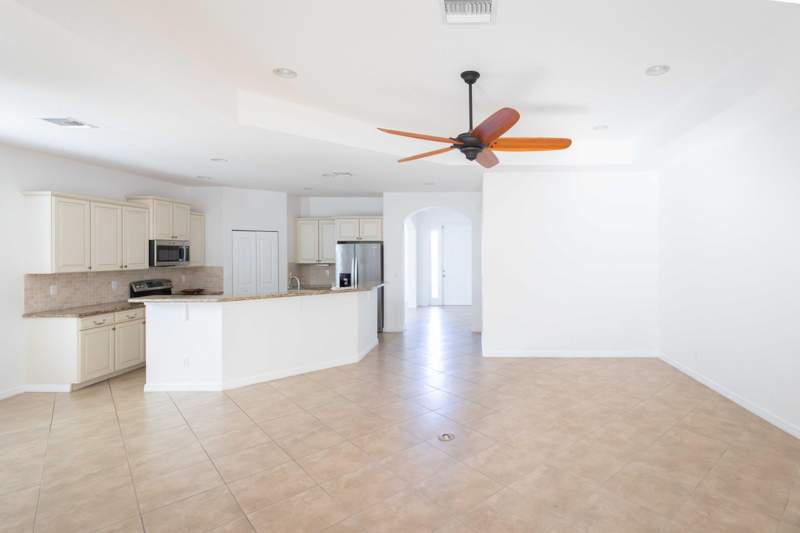 3 bedroom Single Family Residence at 4376 NW Oakbrook Circle, Jensen Beach Country Club, Jensen Beach — photo 2