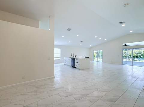 8914 SW Bonneville Drive, Stuart FL - photo 9 of 47