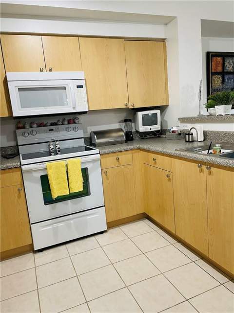 8020 N Nob Hill Road #206, Tamarac FL - photo 9 of 18