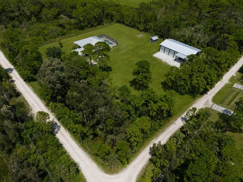 3 bedroom Single Family Residence at 5224 Southwind Trail, Metes And Bounds, Fort Pierce — photo 2