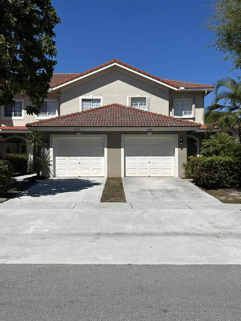 3 bedroom Townhouse at 12768 Westhampton Circle, South Shore 3 Of Wellington, Wellington — photo 3