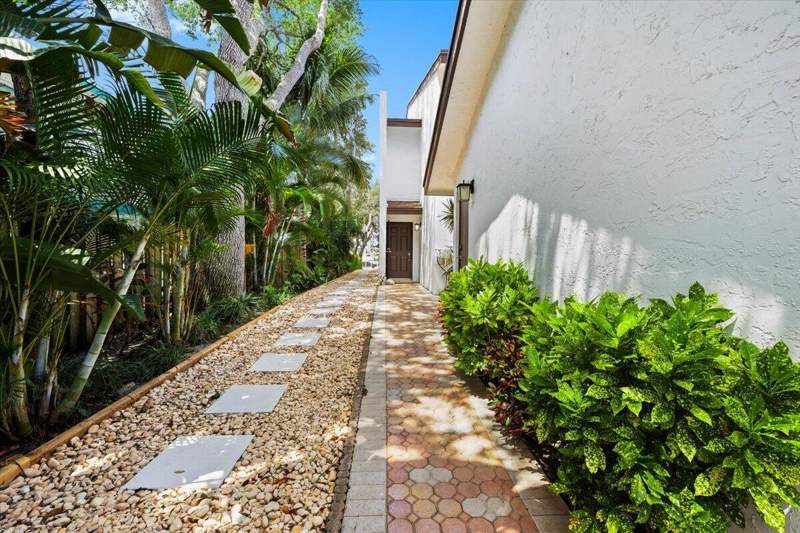 3 bedroom Townhouse at 1301 N Riverside Drive #1, Rivergate Townhouses Condo, Pompano Beach — photo 2