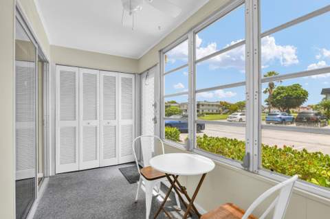 359 Saxony Trail #H, Delray Beach FL - photo 11 of 32