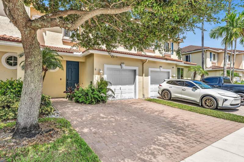 3 bedroom Townhouse at 3028 N Evergreen Circle, Quantum Park Townhomes, Boynton Beach — photo 4
