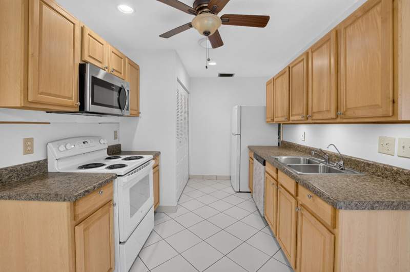 2 bedroom Villa at 6070 La Palma Lane, Delray Villas 1, Delray Beach — photo 5