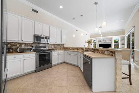 198 Cypress Trace, Royal Palm Beach FL - photo 7 of 43