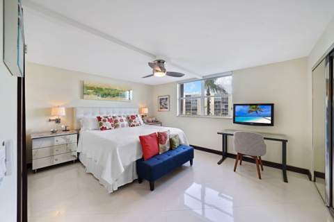 311 SE 3rd Street #207, Dania Beach FL - photo 19 of 40