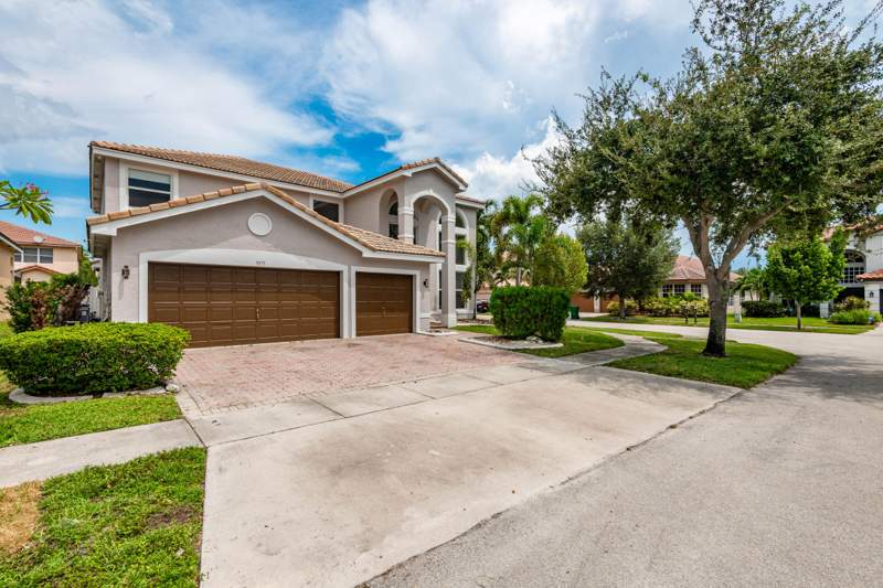 4 bedroom Single Family Residence at 3575 SW 173rd Way, Silver Lakes Phase III Replat, Miramar — photo 2