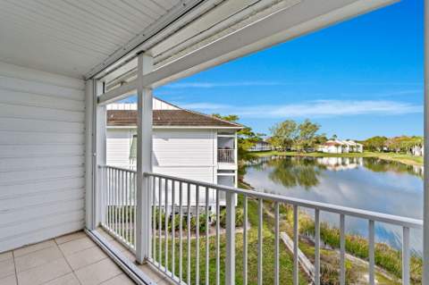 286 Cypress Point Drive, Palm Beach Gardens FL - photo 15 of 36