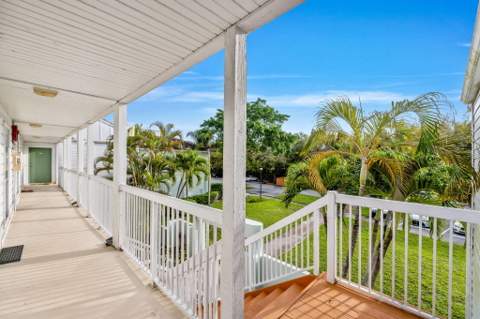 286 Cypress Point Drive, Palm Beach Gardens FL - photo 18 of 36