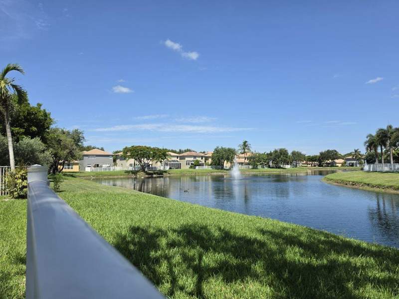 5 bedroom Single Family Residence at 5292 Sancerre Circle, Cocoplum, Lake Worth — photo 2
