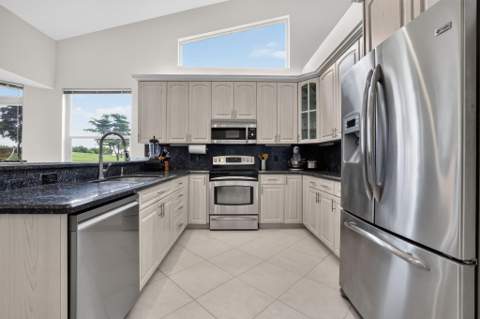 7171 Ashford Lane, Boynton Beach FL - photo 15 of 76