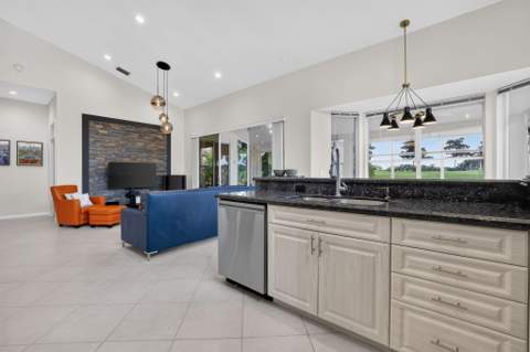 7171 Ashford Lane, Boynton Beach FL - photo 16 of 76
