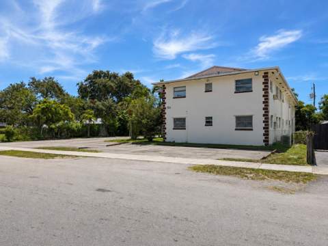 1816 Mckinley Street #7, Hollywood FL - photo 10 of 17