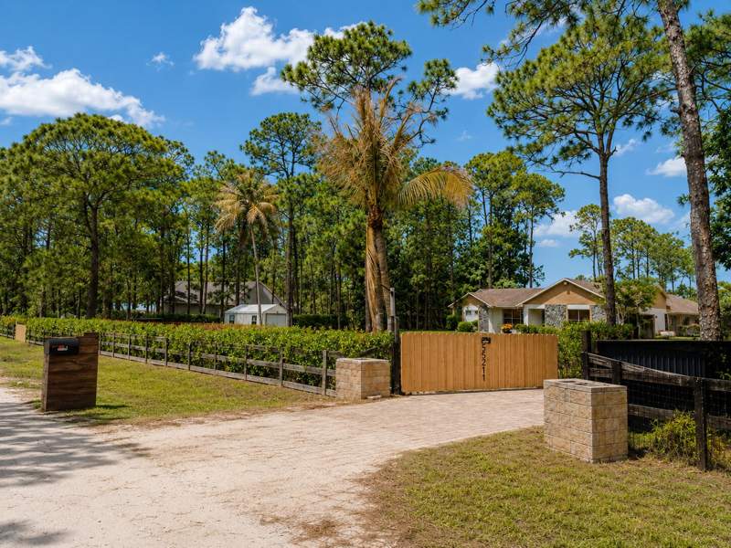 3 bedroom Single Family Residence at 15211 60th Place, Loxahatchee, The Acreage — photo 2