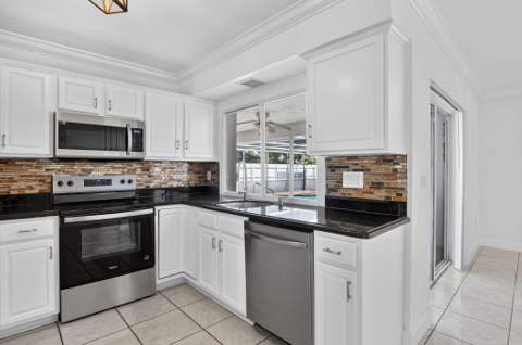 4602 Bison Street, Boca Raton FL - photo 12 of 95