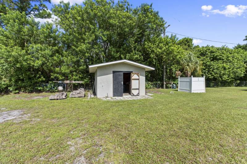 3 bedroom Single Family Residence at 3920 EDWARDS Road, METES AND BOUNDS, Fort Pierce — photo 5