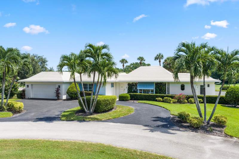 2 bedroom Single Family Residence at 4 COUNTRY CLUB Circle, GOLF VILLAGE OF UNIT 3 C, Village of Golf — photo 1
