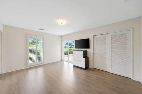 4 COUNTRY CLUB Circle, Village of Golf FL - photo 23 of 37