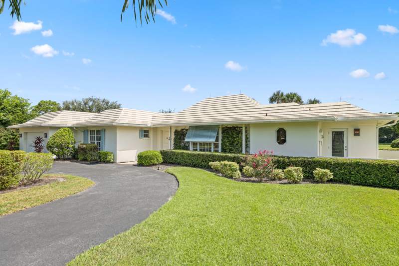 2 bedroom Single Family Residence at 4 COUNTRY CLUB Circle, GOLF VILLAGE OF UNIT 3 C, Village of Golf — photo 3