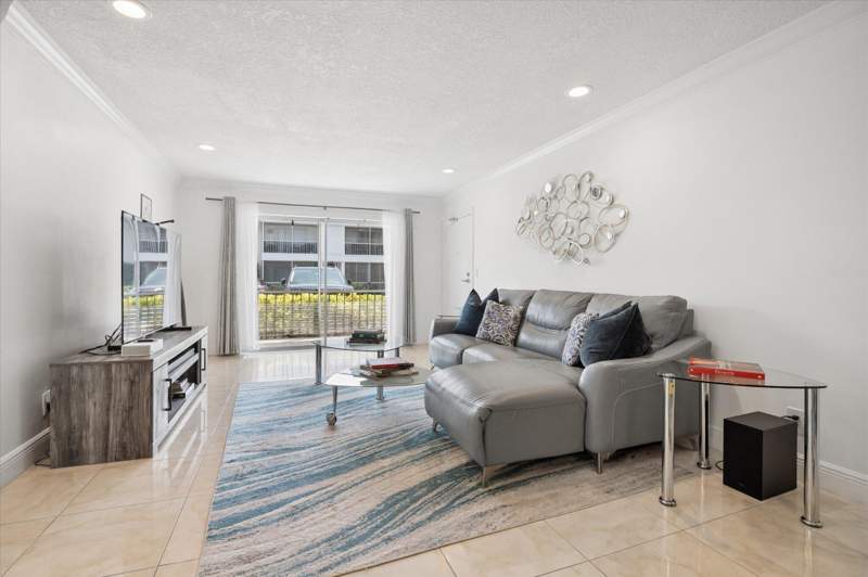 2 bedroom Condominium at 6287 Bay Club Drive #2, Bay Colony Club Condominium, Fort Lauderdale — photo 4