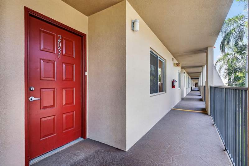 2 bedroom Condominium at 13700 SW 11th Street #203A, PLYMOUTH AT CENTURY VILLAGE, Pembroke Pines — photo 5