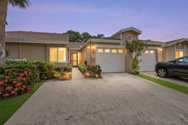2 bedroom Villa at 8128 Summerbreeze Lane, Whisper Walk Sec C Condo, Boca Raton — photo 1