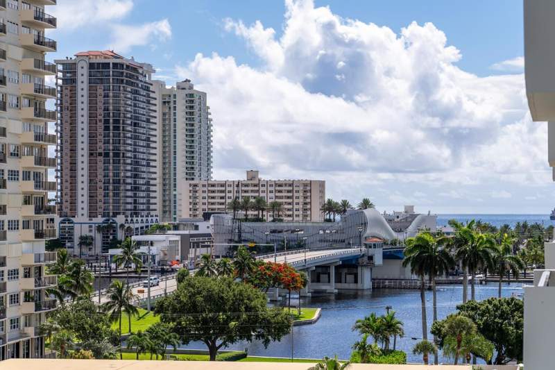2 bedroom Condominium at 340 Sunset Drive #806, Essex Tower, Fort Lauderdale — photo 2