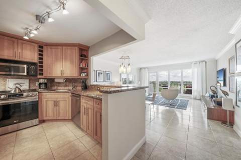 340 Sunset Drive #806, Fort Lauderdale FL - photo 11 of 40