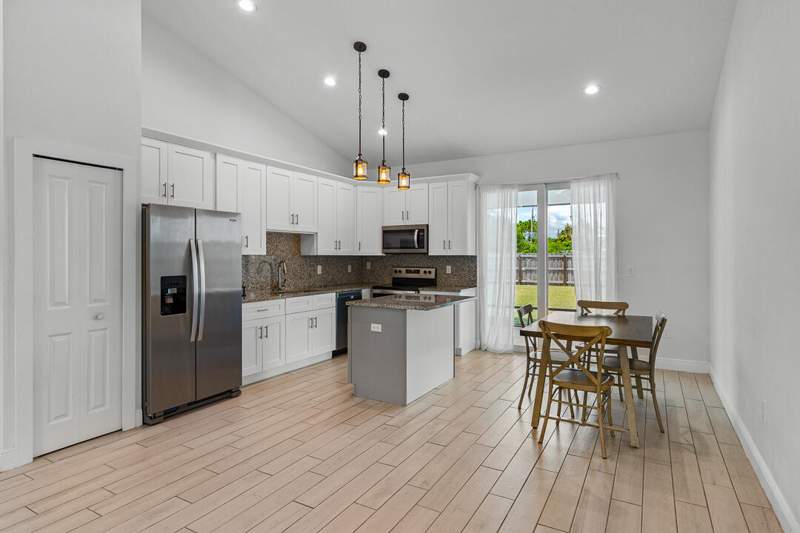3 bedroom Single Family Residence at 275 SW Elderberry Drive, Port St Lucie Section 34, Port St. Lucie — photo 5