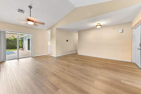 7123 NW 42nd Court, Coral Springs FL - photo 7 of 32