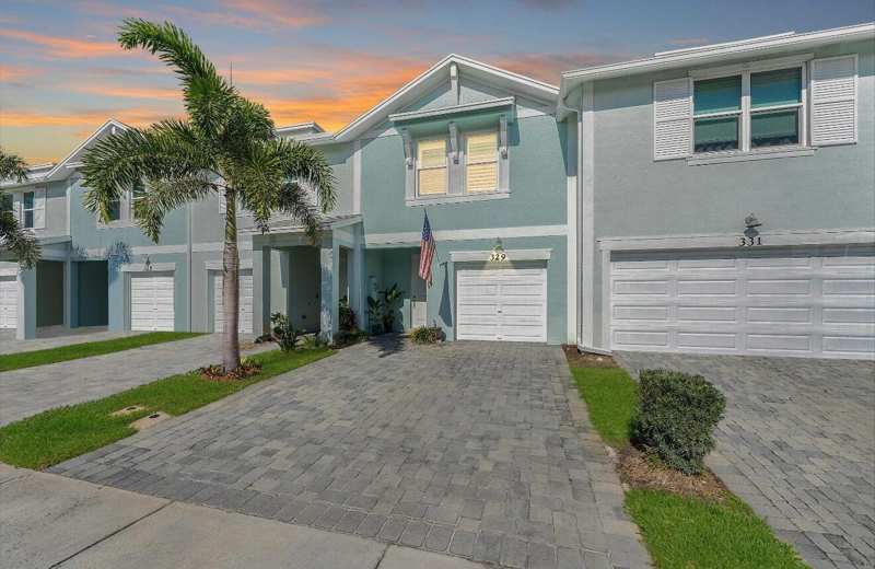 3 bedroom Townhouse at 329 SE Halifax Lane, Seaside, Stuart — photo 1