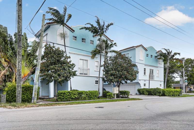 3 bedroom Townhouse at 1705 Johnson Street #C, Hollywood Lawns, Hollywood — photo 3