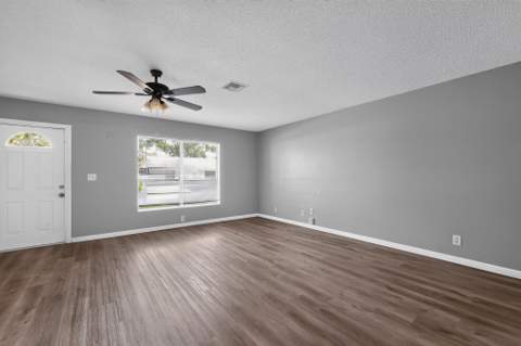 6198 Arcade Court, Lake Worth FL - photo 8 of 37