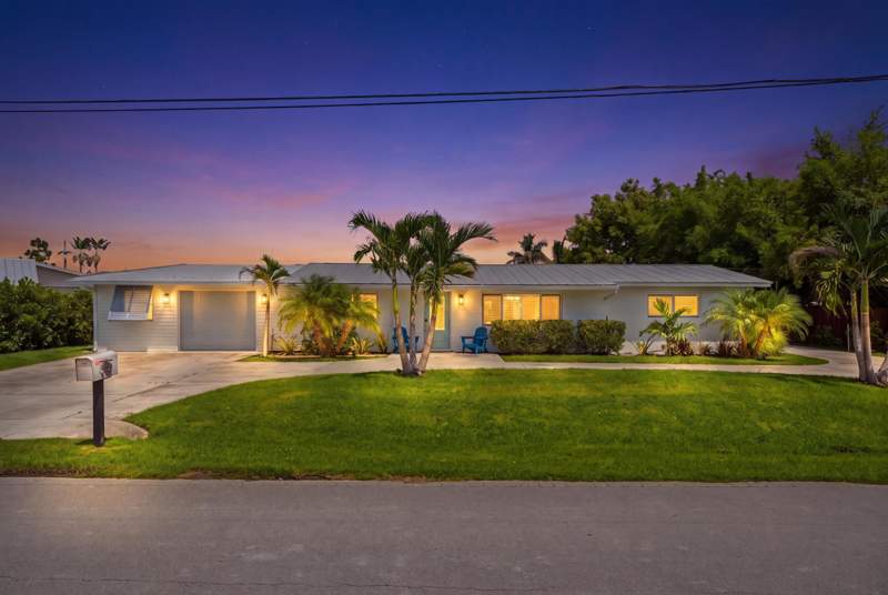 3 bedroom Single Family Residence at 387 SW Riverway Boulevard, Seagate Harbor, Palm City — photo 3