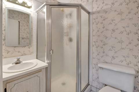 1670 NW 18th Avenue #202, Delray Beach FL - photo 16 of 33