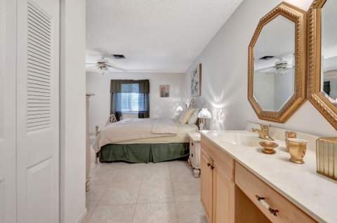 1670 NW 18th Avenue #202, Delray Beach FL - photo 19 of 33