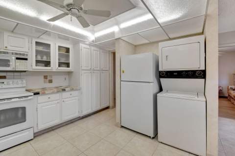 1670 NW 18th Avenue #202, Delray Beach FL - photo 6 of 33