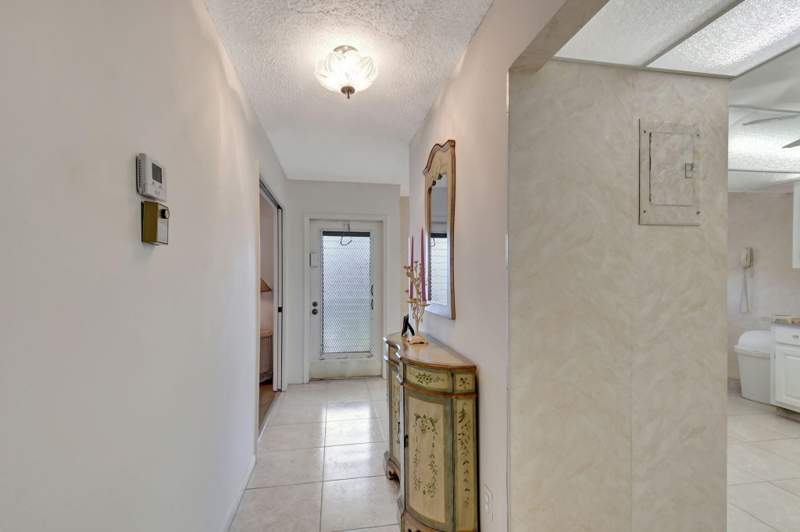 2 bedroom Condominium at 1670 NW 18th Avenue #202, Pines Of Delray North Condo, Delray Beach — photo 3
