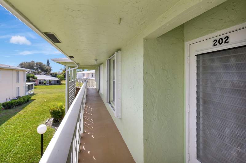 2 bedroom Condominium at 1670 NW 18th Avenue #202, Pines Of Delray North Condo, Delray Beach — photo 2