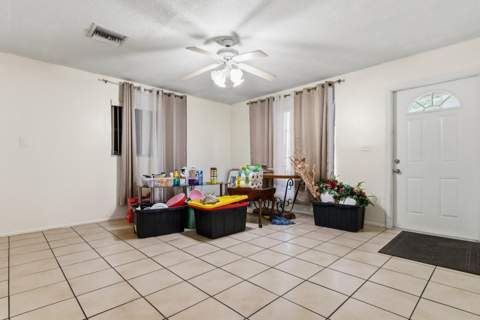 4818 NW 58th Street, Tamarac FL - photo 8 of 34