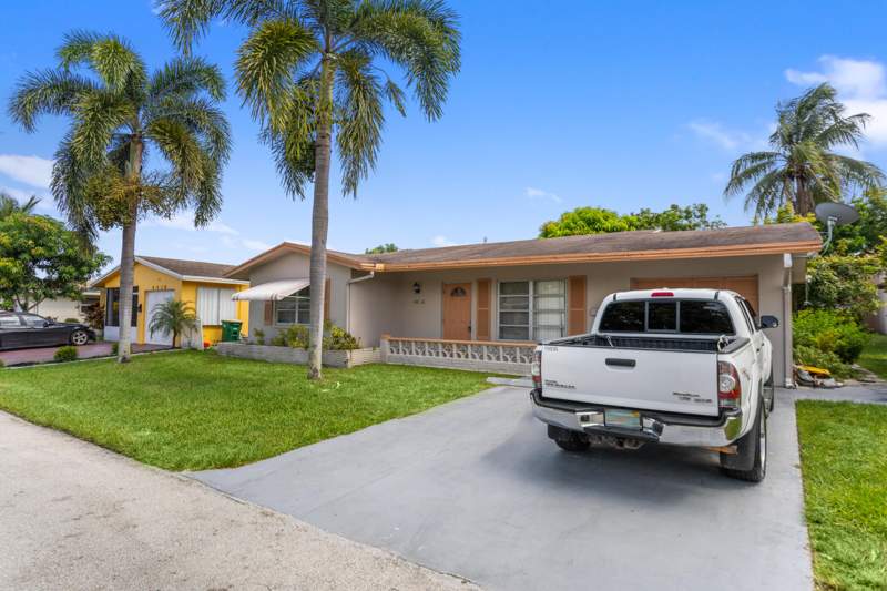 2 bedroom Single Family Residence at 4818 NW 58th Street, Mainlands Of Tamarac Lakes, Tamarac — photo 2