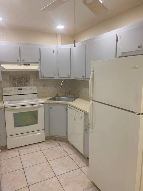 801 Sky Pine Way #D2, Greenacres FL - photo 7 of 12